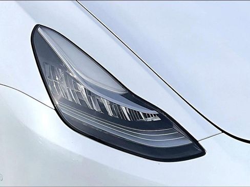 Used 2021 Tesla Model Y Long Range AWD/4WD image 29