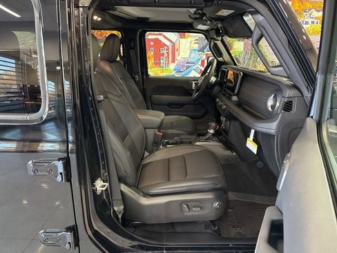 New 2026 Jeep Wrangler Unlimited Sahara AWD/4WD image 52