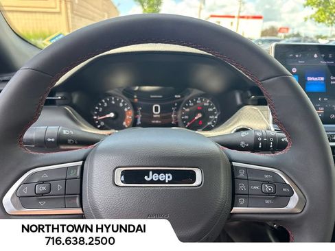 Used 2026 Jeep Compass Trailhawk AWD/4WD image 15