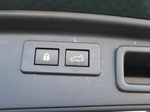 Used 2023 Subaru Forester Touring image 32