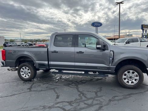 Used 2024 Ford F250 XLT AWD/4WD image 3