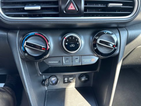 Used 2021 Hyundai Kona SE w/ Cargo Package image 27