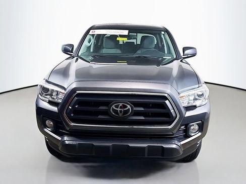 Certified 2023 Toyota Tacoma SR5 AWD/4WD image 2