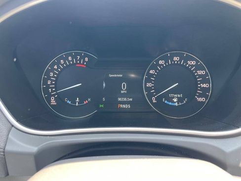 Used 2017 Lincoln MKX Select w/ Select Plus Package AWD/4WD image 16