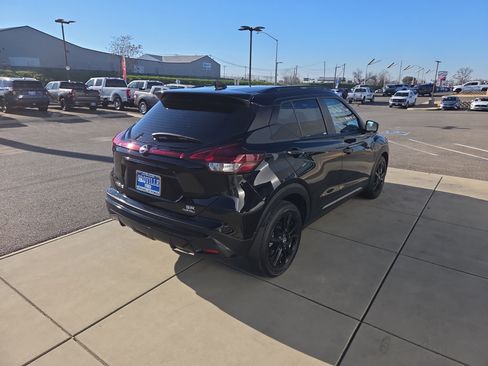 Used 2023 Nissan Kicks SR w/ SR Premium Package image 5