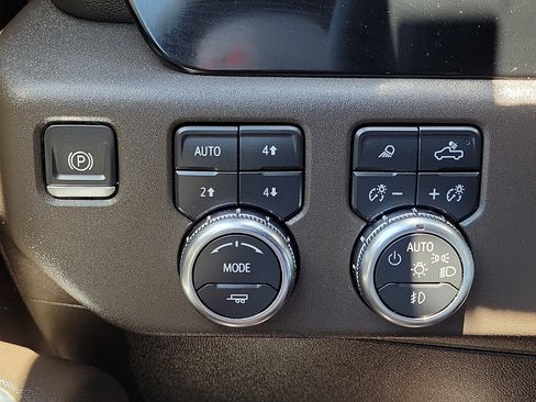 Used 2023 GMC Sierra 1500 SLT w/ SLT Premium Package AWD/4WD image 16