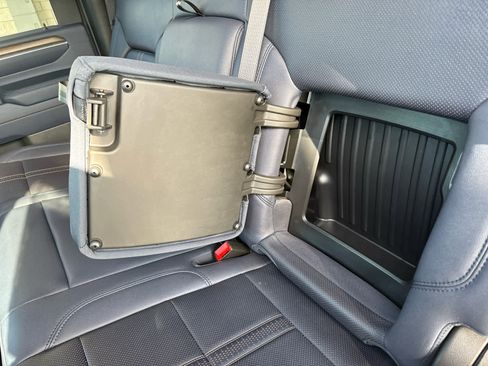 Used 2024 Chevrolet Silverado 2500 High Country w/ High Country Premium Package AWD/4WD image 41