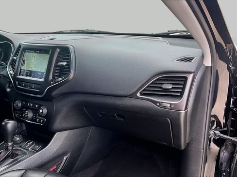 Used 2022 Jeep Cherokee Trailhawk w/ Sun, Sound & Nav Group AWD/4WD image 17