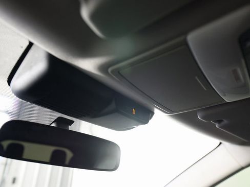 Used 2024 Mitsubishi Outlander SE image 32