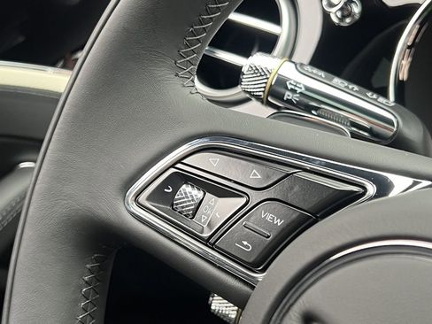 Used 2025 Bentley Flying Spur Plug-In Hybrid image 26