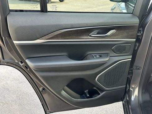 New 2026 Jeep Grand Cherokee Limited w/ Limited Altitude Package image 15