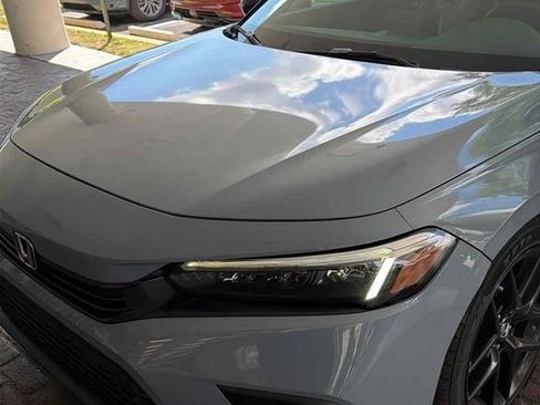 Used 2023 Honda Civic Sport image 2