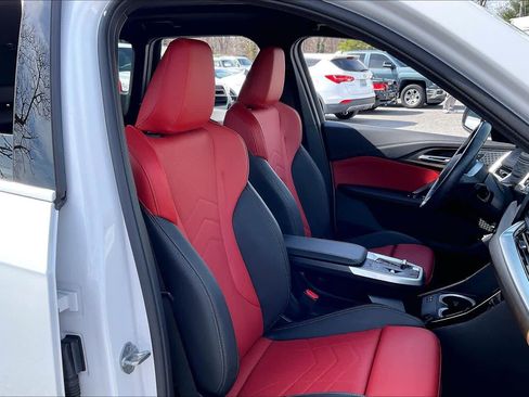 Used 2024 BMW X1 xDrive28i w/ Premium Package image 8