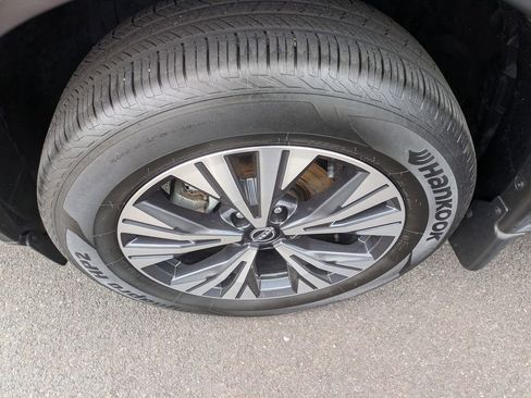 Used 2023 Nissan Rogue SV w/ SV Premium Package image 26