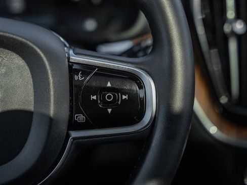 Used 2023 Volvo XC60 B5 Plus w/ Protection Package Premier image 27