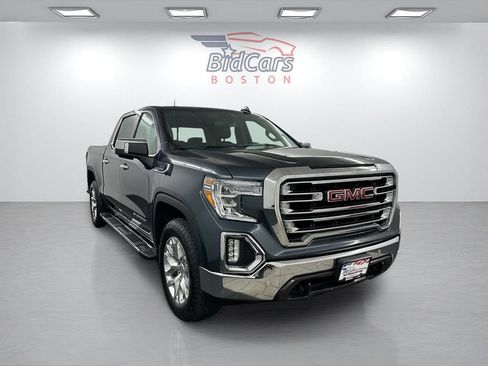 Used 2022 GMC Sierra 1500 SLT w/ SLT Premium Plus Package AWD/4WD image 3