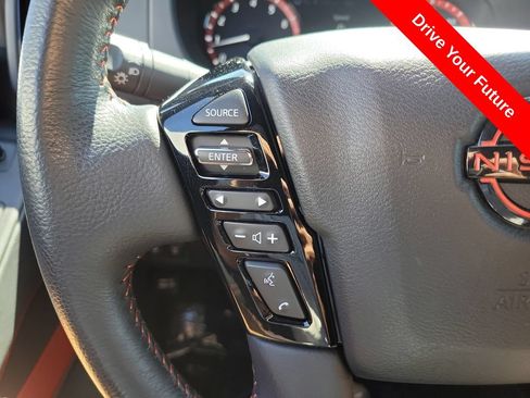 Used 2025 Nissan Frontier PRO-4X w/ Tow Package AWD/4WD image 7
