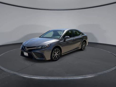 Used 2024 Toyota Camry SE FWD image 8