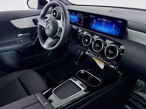 Certified 2026 Mercedes-Benz CLA 250 image 17