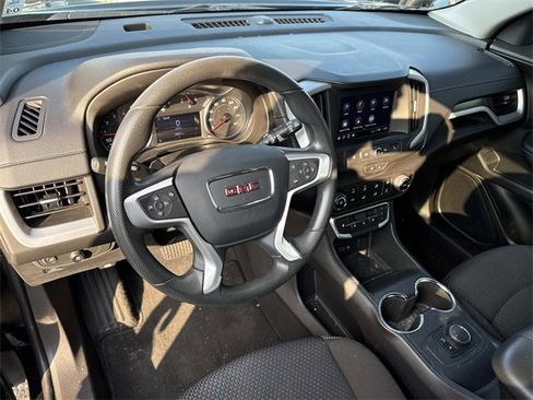 Used 2024 GMC Terrain SLE w/ Elevation Edition image 22
