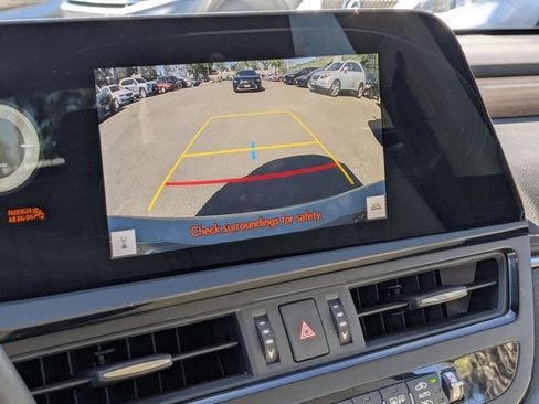 Certified 2024 Lexus ES 300h w/ Premium Package image 13