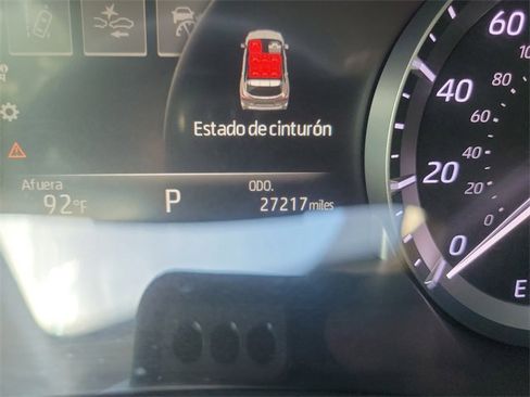 Used 2023 Toyota Highlander L image 18