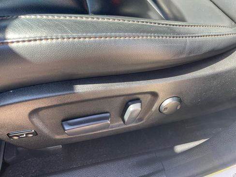 Used 2017 Toyota Highlander XLE AWD/4WD image 21