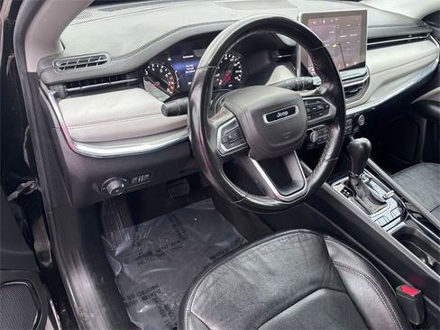 Certified 2022 Jeep Compass Limited image 9