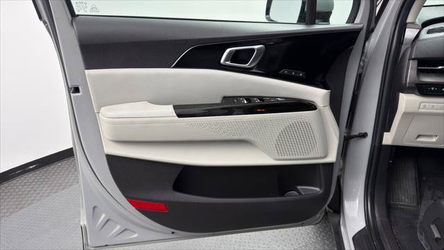 Used 2022 Kia Carnival SX FWD image 13