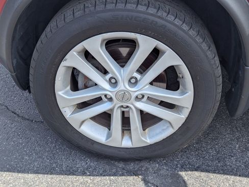 Used 2014 Nissan Juke SL AWD/4WD image 13