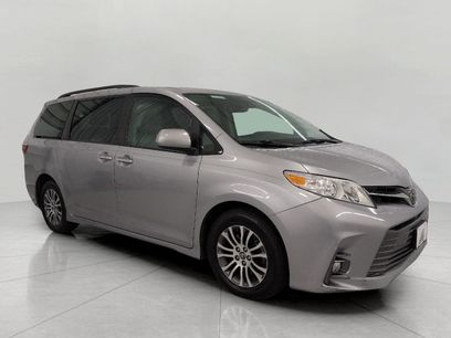 Used 2018 Toyota Sienna XLE w/ XLE Navigation Package