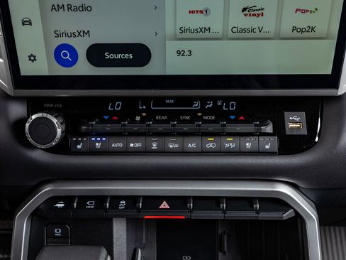 Used 2025 Toyota Sequoia Platinum image 26