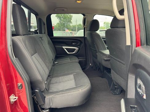 Used 2017 Nissan Titan SV AWD/4WD image 17