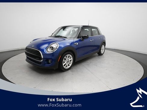 Used 2020 MINI Cooper 4-Door Hardtop image 1
