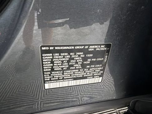 Used 2024 Volkswagen Atlas SE AWD/4WD image 33