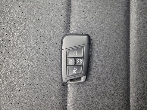 Used 2021 Volkswagen Jetta SE w/ SE Cold Weather Package FWD image 32