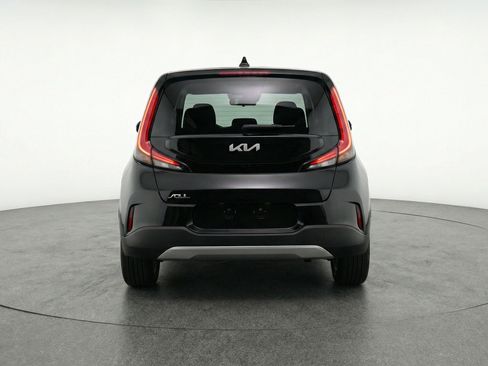 Used 2025 Kia Soul LX w/ LX Technology Package FWD image 7