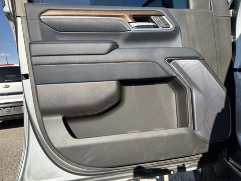 Used 2024 Chevrolet Silverado 2500 High Country w/ Technology Package image 22