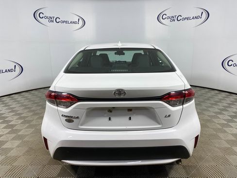 Certified 2022 Toyota Corolla LE image 5