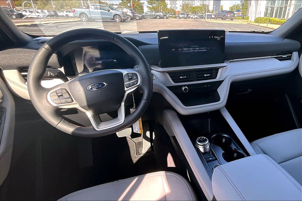 New 2027 Ford Explorer Active w/ Active Comfort Package RWD image 5