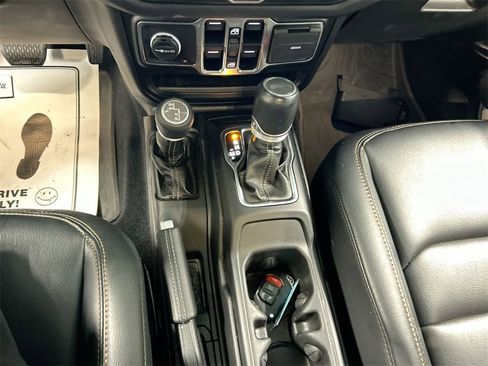 Certified 2024 Jeep Wrangler Sahara w/ Dual Top Group image 18