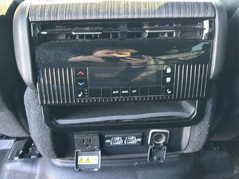 Used 2022 Jeep Wagoneer Series II w/ Convenience Group I image 9