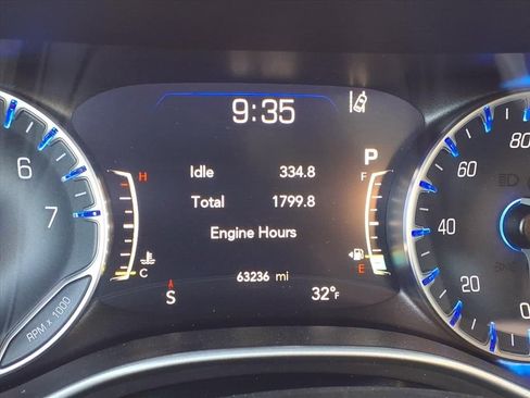 Certified 2023 Chrysler Pacifica Touring-L image 20