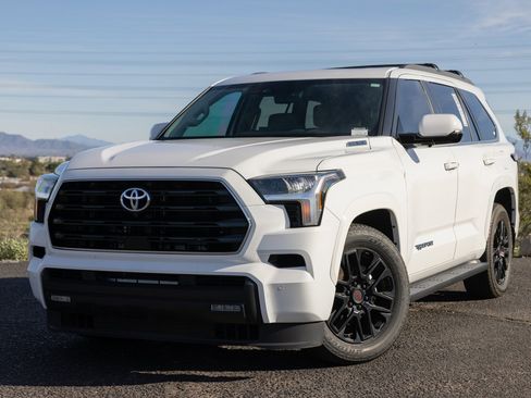 Used 2024 Toyota Sequoia SR5 w/ SR5 Premium Package image 6