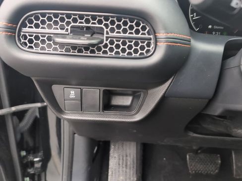 Certified 2025 Honda HR-V Sport image 24