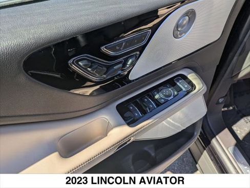 Used 2023 Lincoln Aviator Reserve w/ Equipment Group 201A RWD image 11
