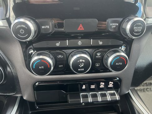 Used 2022 RAM 1500 Big Horn AWD/4WD image 22