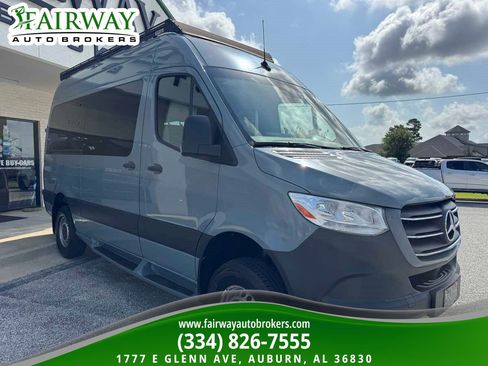 Used 2022 Mercedes-Benz Sprinter 2500 image 4