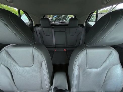 Used 2020 Buick Encore GX Essence w/ Advanced Technology Package AWD/4WD image 27
