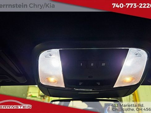 Used 2017 Dodge Charger R/T image 36